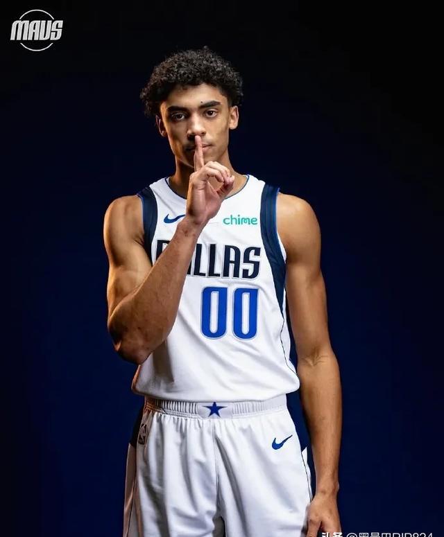 开云体育-穆古鲁扎重返赛场，比赛局势复杂首场状态出色，湖人观众沸腾！的简单介绍