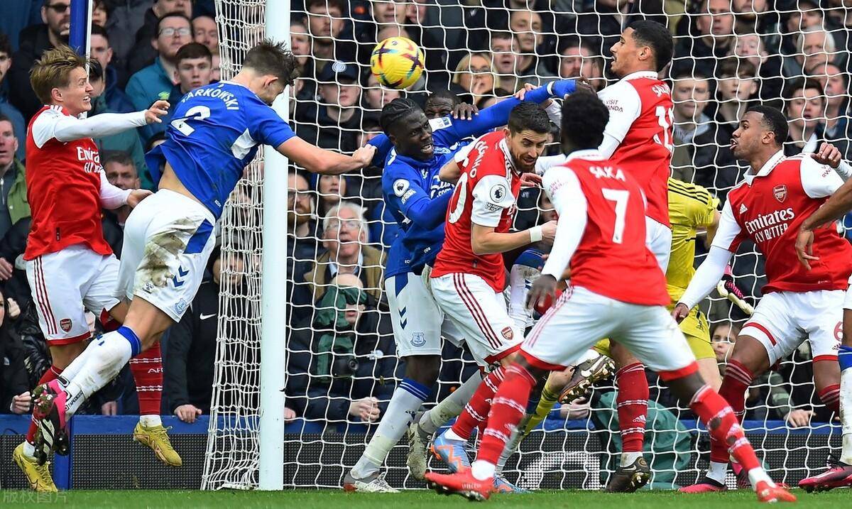 开云-詹姆斯意外战胜阿森纳，出色发挥引爆全场！