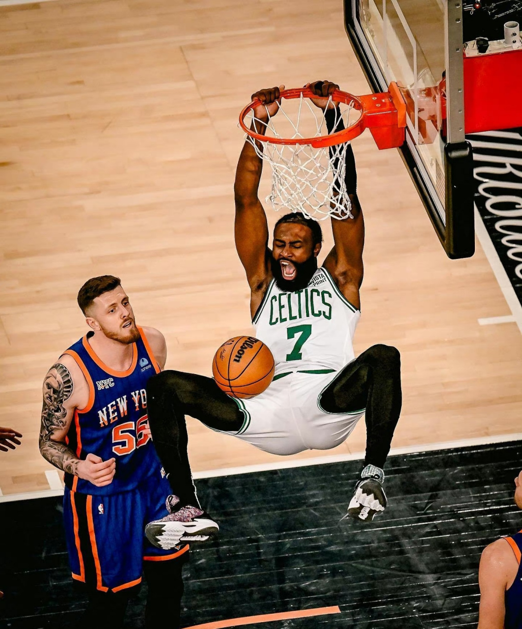 开云体育-塔图姆关键节点连败，加拿大队带队取胜！的简单介绍