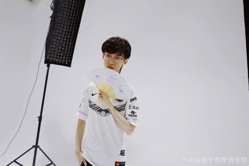 Ning回归赛场，绝杀首场状态亮眼，IG观众沸腾！的简单介绍